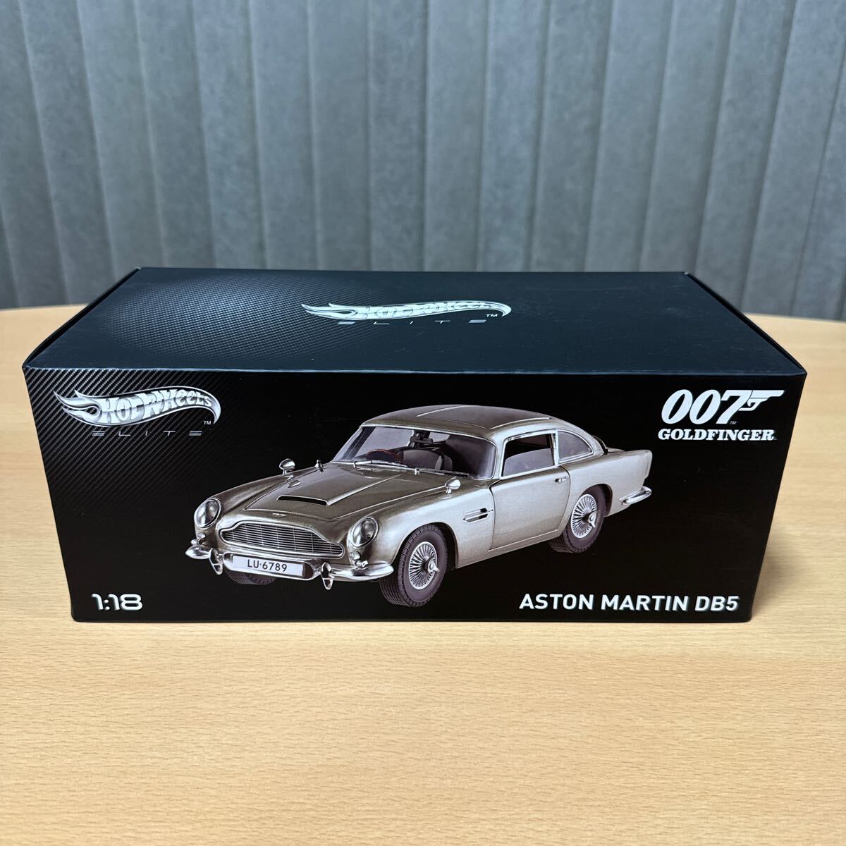 ホット ウィール 1/18 アストン マーチン DB5 007 GOLDFINGER_画像1