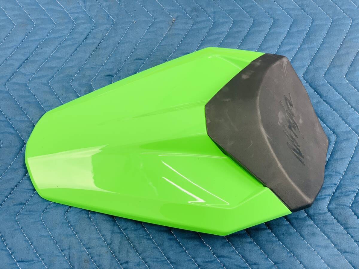 Ninja ZX-25R シングルシート 緑 品番 53065-0078 ニンジャ ZX250E 割れなしの画像3