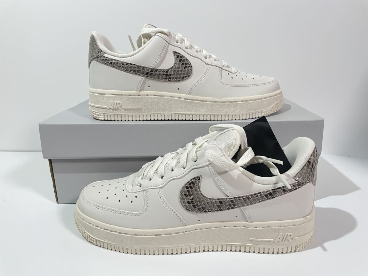 【送料無料】【新品】23.5㎝ NIKE WMNS AIR FORCE 1 '07 ナイキ ウィメンズ エア フォース 1 '07 スネーク　蛇柄