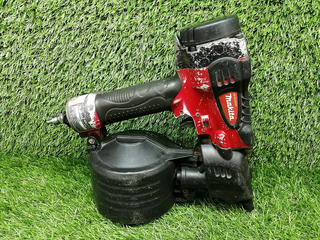 中古 makita マキタ 65mm 高圧 エア釘打機 AN610H_画像2