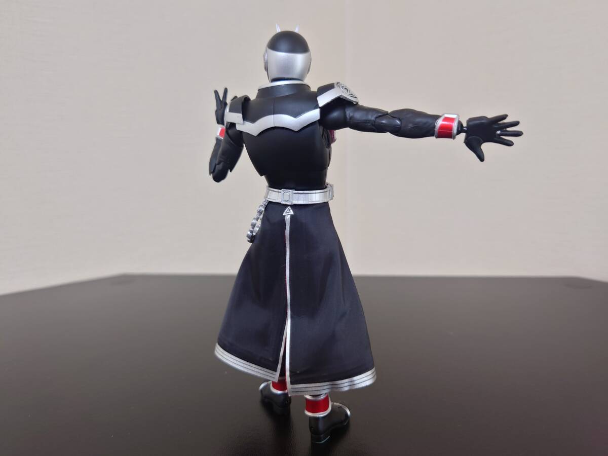 【開封済み美品】BANDAI SPIRITS/バンダイスピリッツ S.H.Figuarts/フィギュアーツ（真骨彫製法）仮面ライダーウィザード フレイムスタイルの画像4