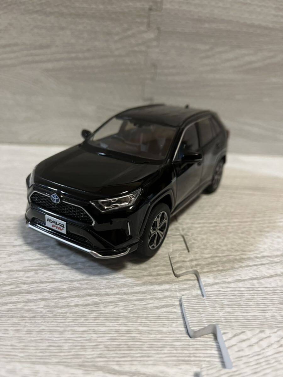 1/30 トヨタ 新型RAV4 PHV 非売品 カラーサンプル ミニカー アティチュードブラックマイカの画像1