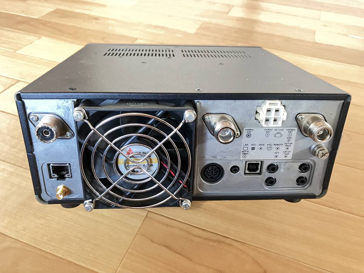 ICOM IC-9700 Icom U/VHF приемопередатчик 