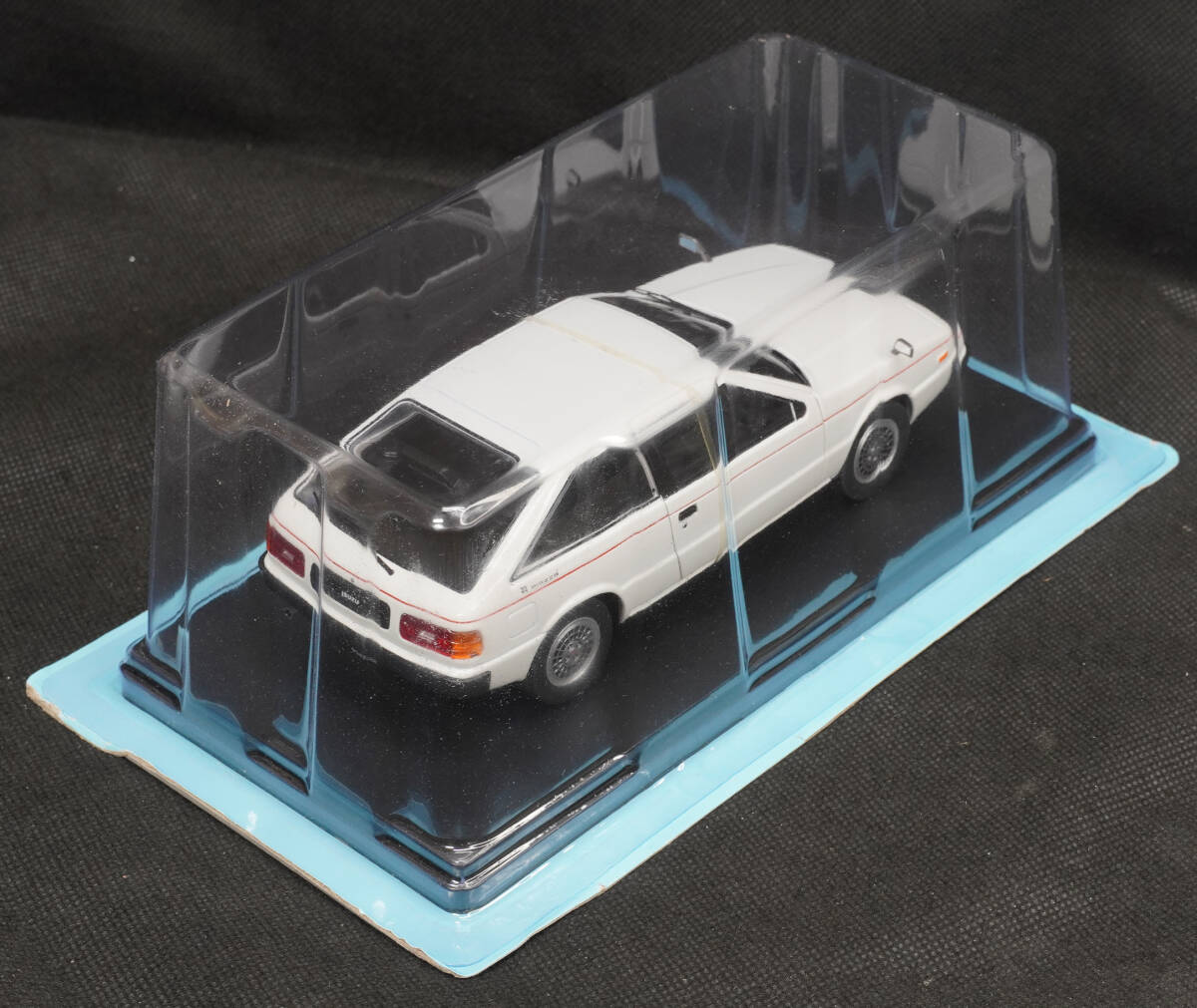□57 いすゞ  ピアッツァ  1981   国産名車コレクション1/24 アシェット 定期購読版の画像4