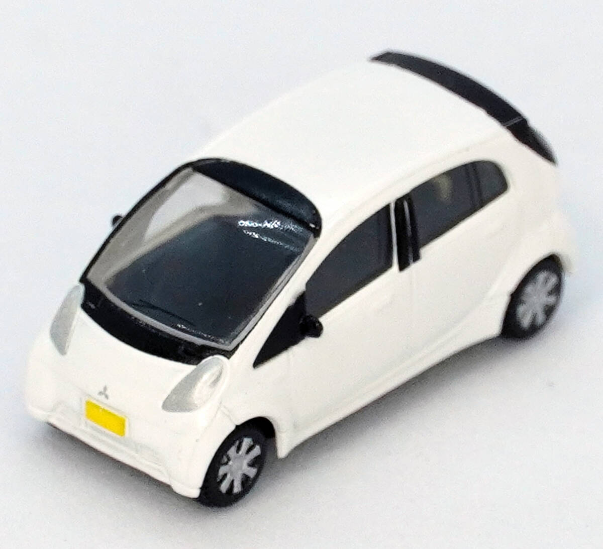 0202 Mitsubishi i-MiEV( white ) Tommy Tec car collection 1/150