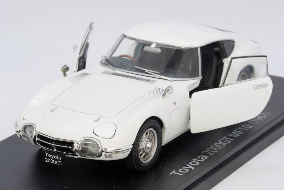 ●01  トヨタ2000GT MF10 (1969) 国産名車コレクション1/24 アシェット 模型のみ の画像1