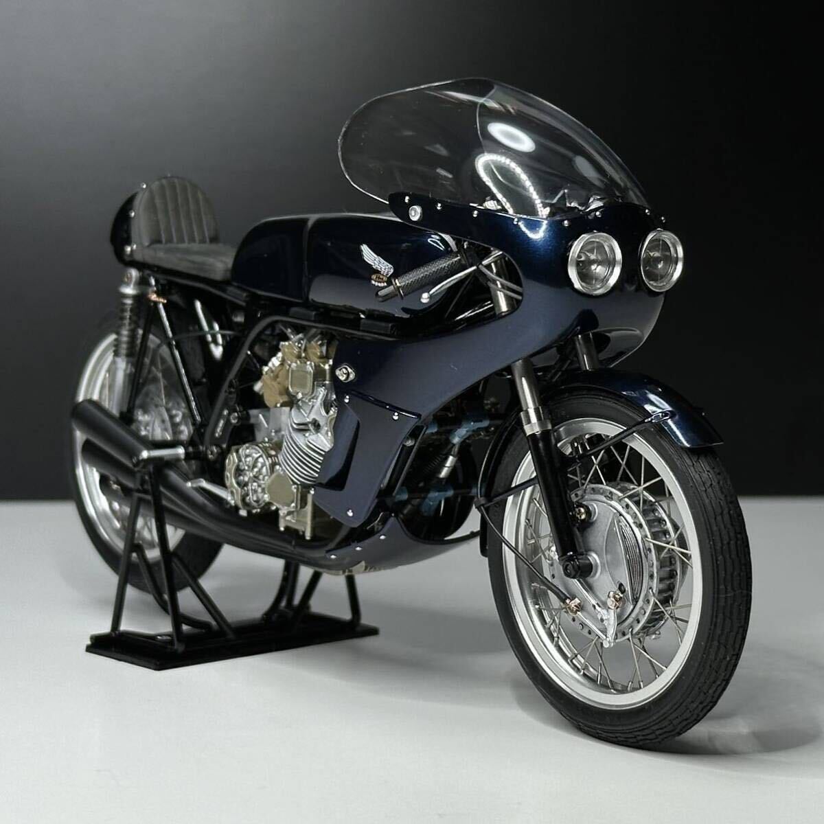 タミヤ1/12 RC166 ハーフビューカウル組込み済み完成品と タミヤ1/12 RC166 ハーフビューカウル組込み済み完成品と