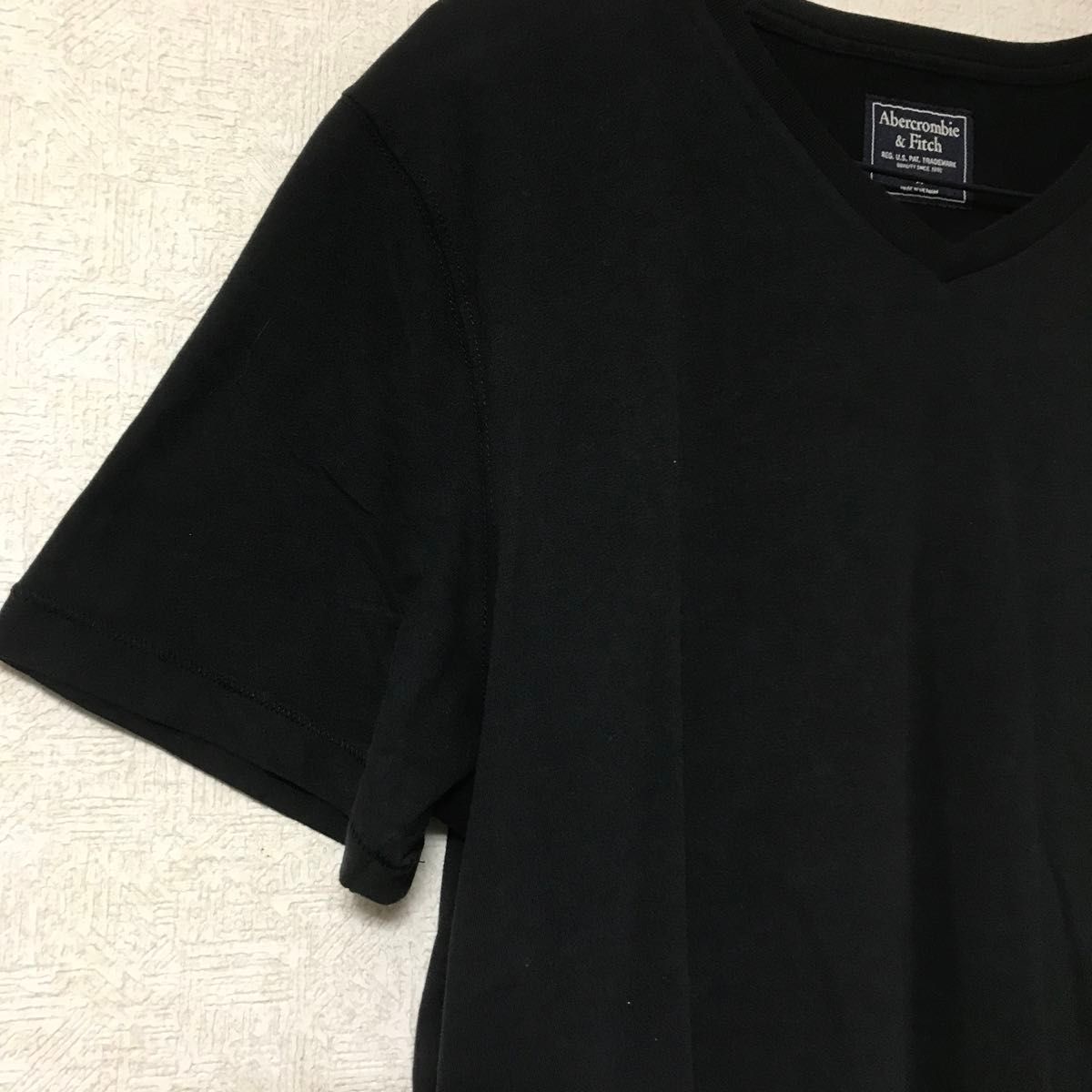 【Abarcrombie&Fitch】 半袖Tシャツ 黒 ワンポイント 刺繍ロゴ Vネック M ユニセックス