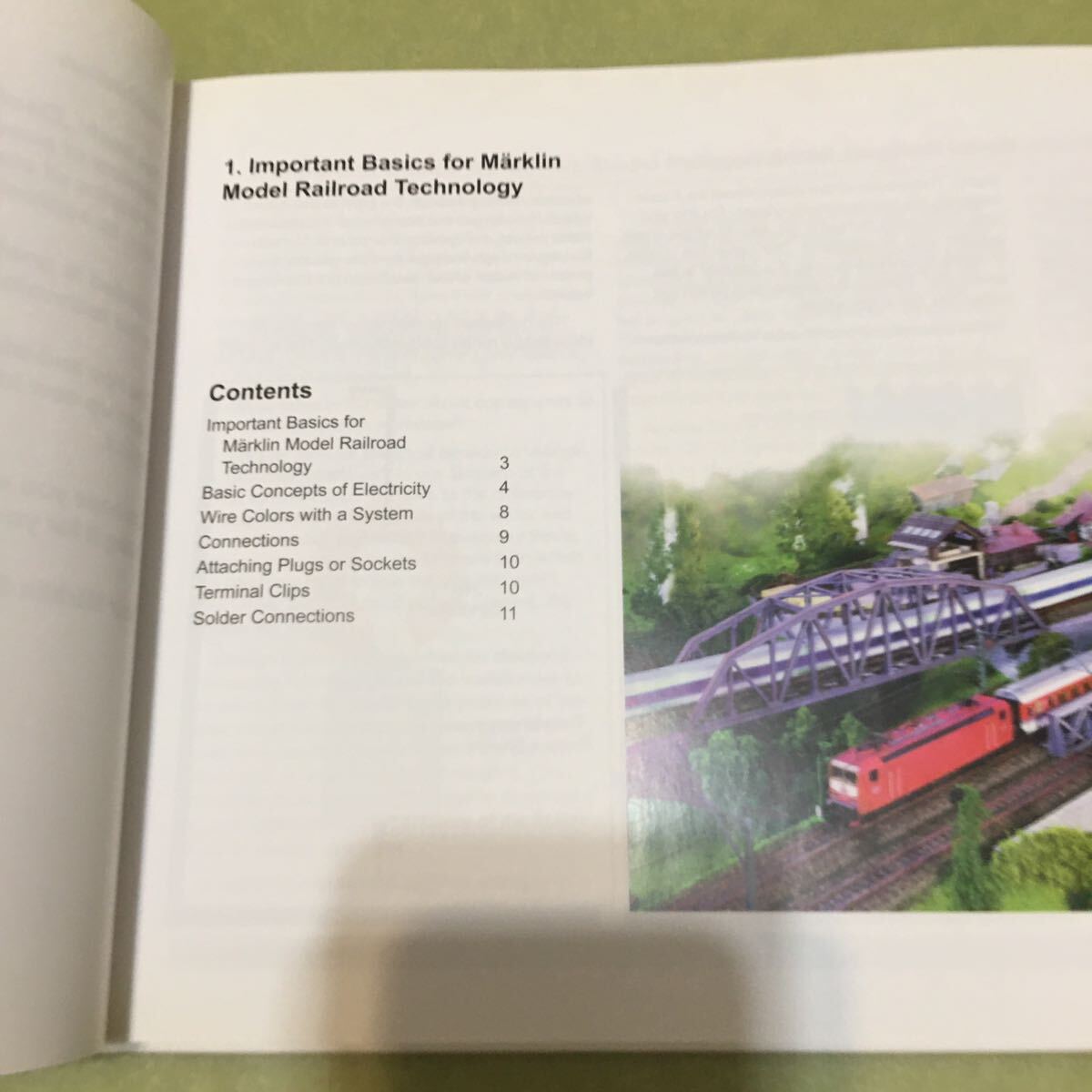 鉄道模型メルクリンの英語本　Marklin 07421 - Controlling Locomotives, Trains, Accs - Electrical Manual.