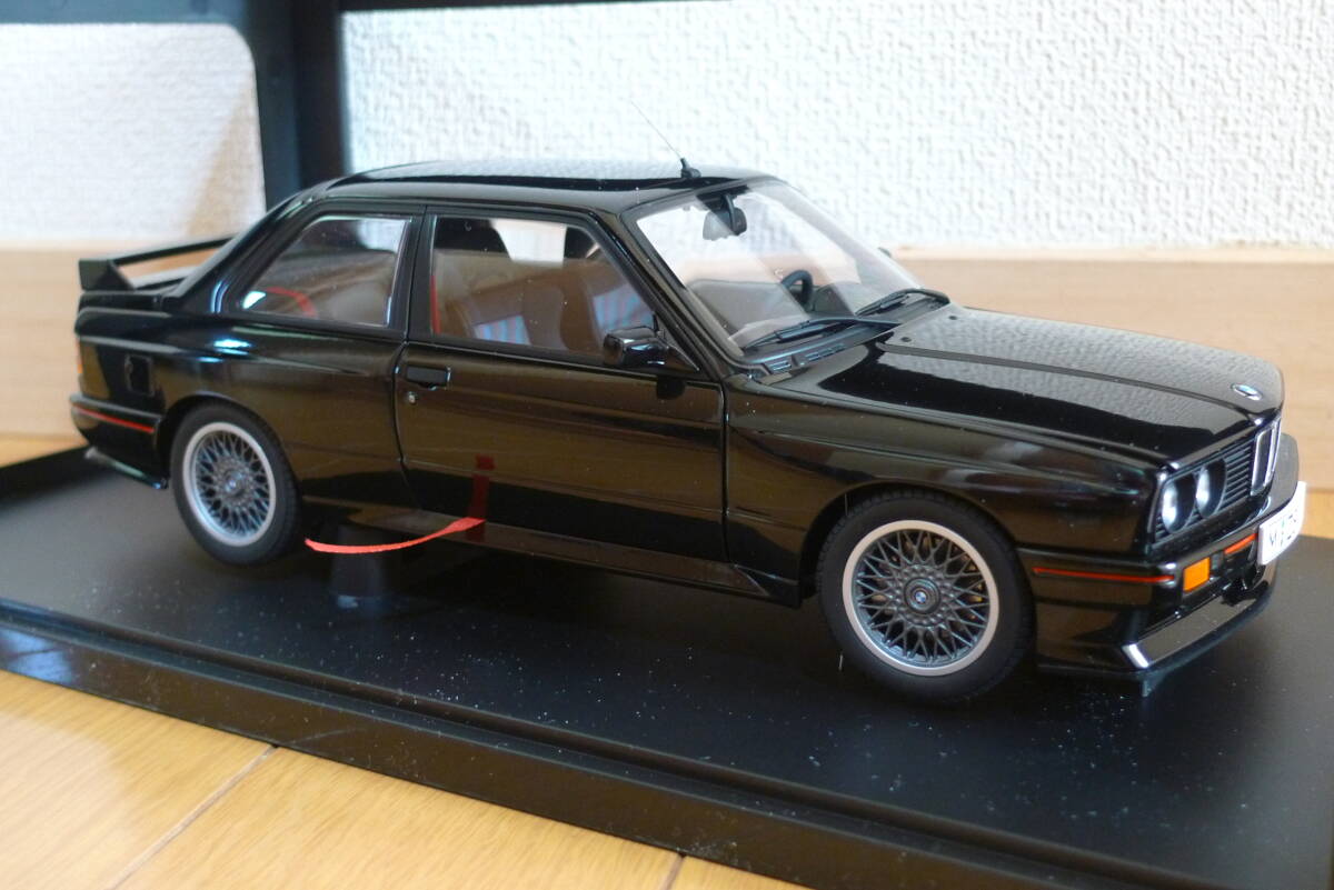 70562 オートアート ミレニアム 1/18 BMW M3 (E30) スポーツ エボリューション EVO ブラック 未使用品に近い_画像3