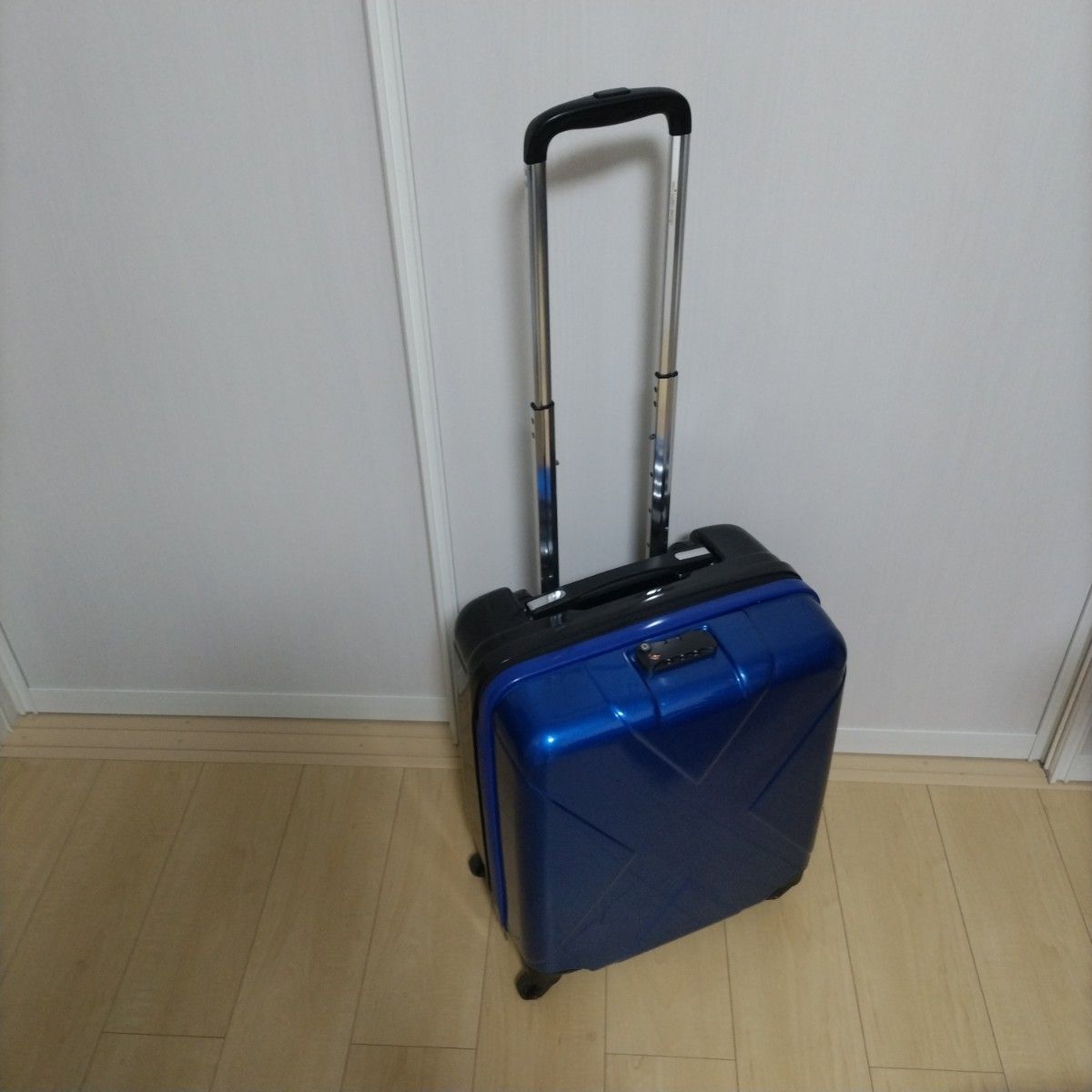 スーツケース　機内持込サイズ　ブルー