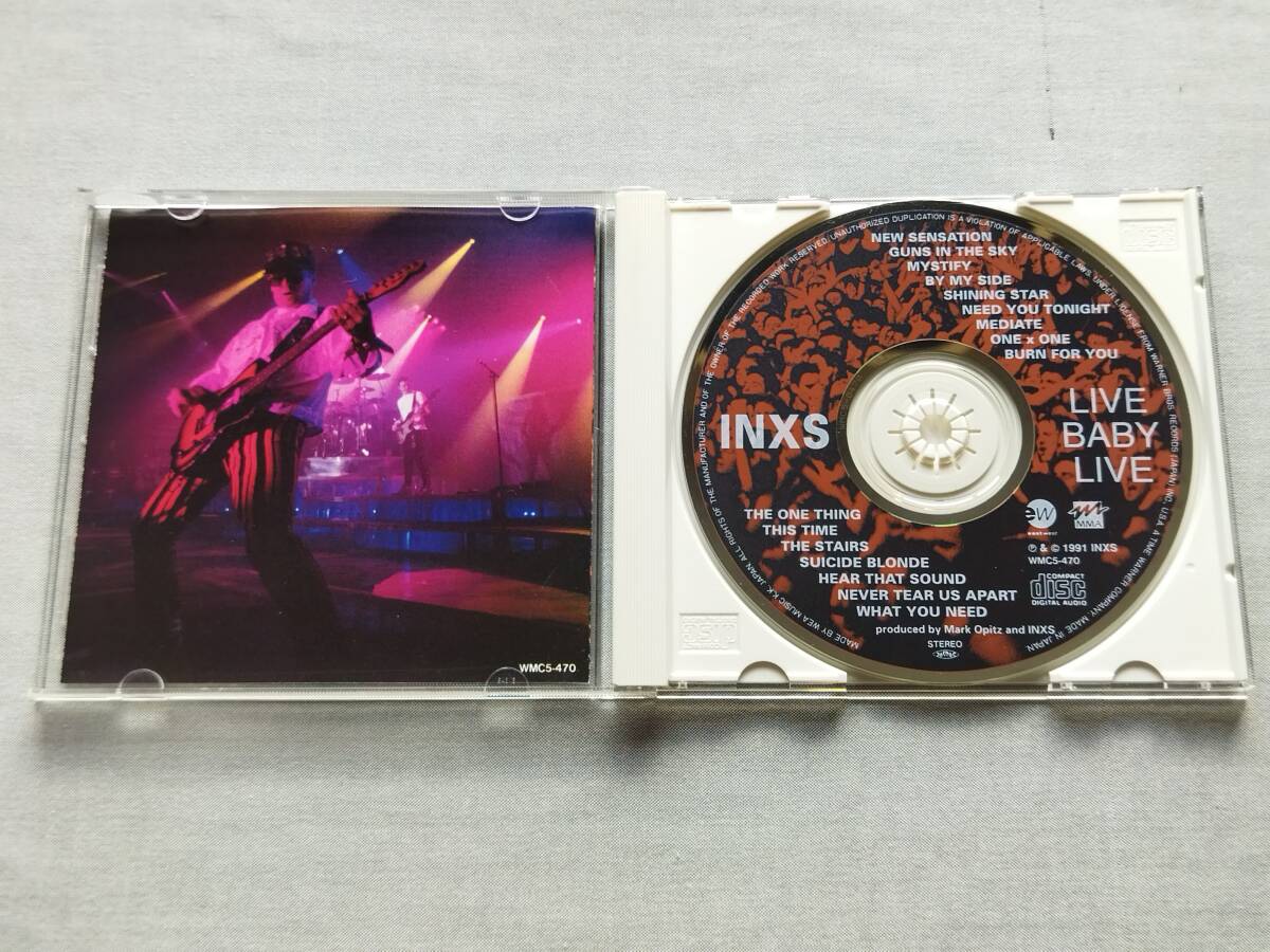 4421o 即決有 中古CD 32頁超豪華ブックレット付限定盤 INXS 『Live Baby Live』 インエクセス/ライヴ・ベイビー・ライヴ Michael Hutchence_画像5