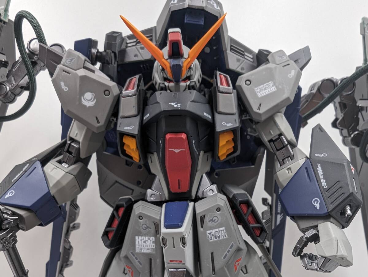 1/100フルメカニクス　フォビドゥンガンダム　塗装済み完成品_画像1