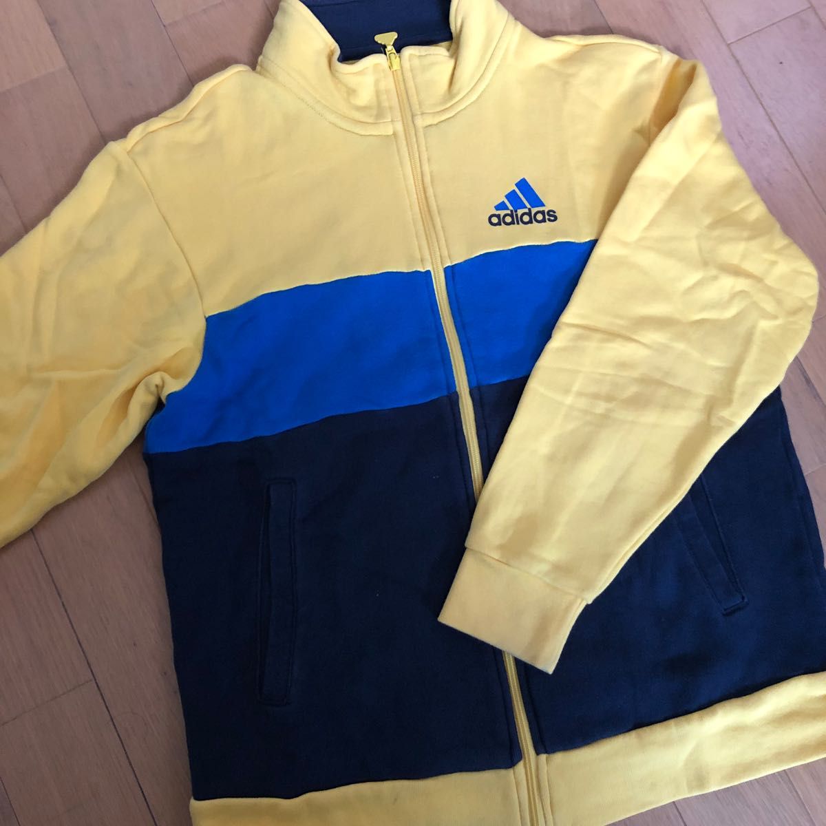 ※価格相談可※ adidas  美品　パーカー　トレーナー　羽織物