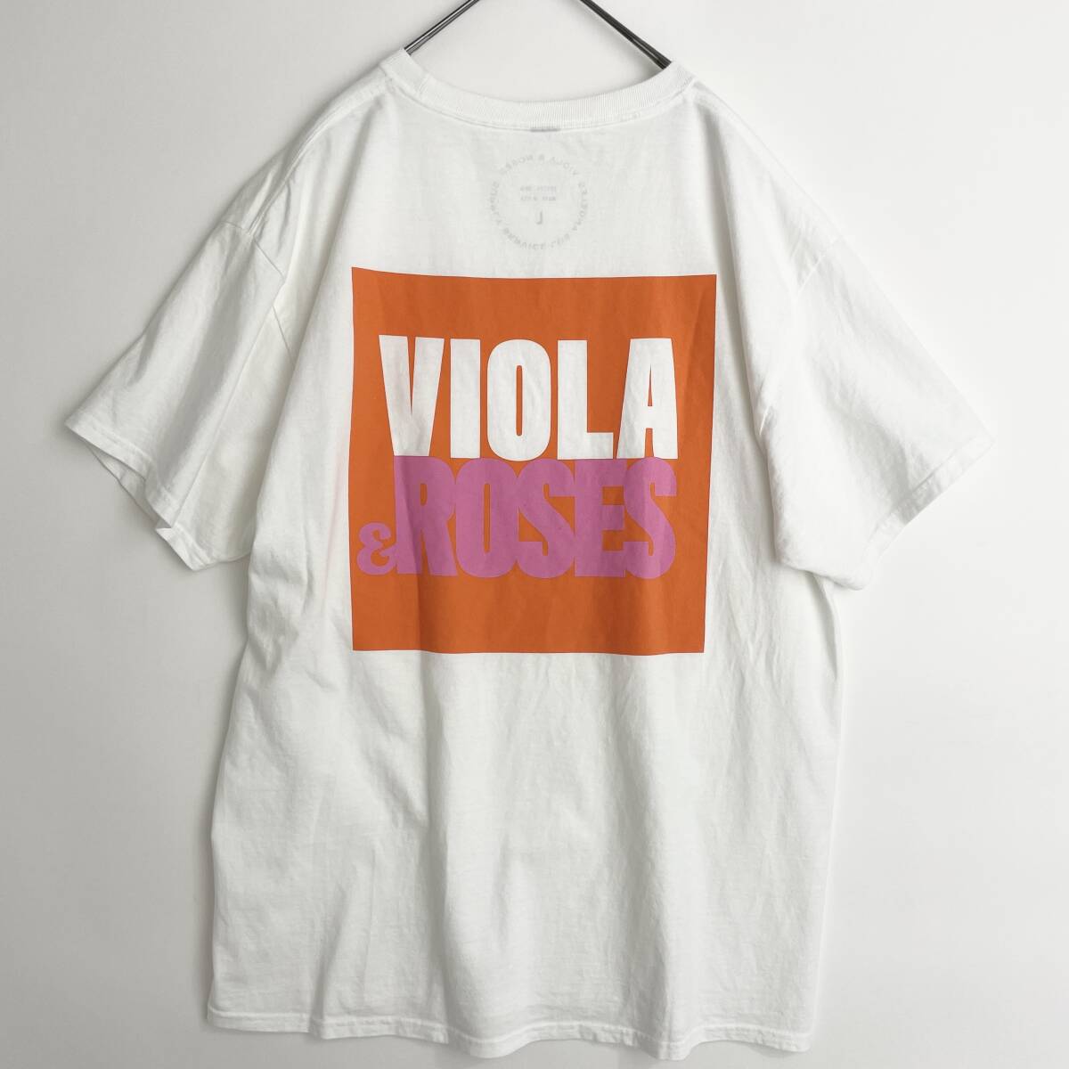 【USA製】VIOLA & ROSES size/L (h) ヴィオラアンドローゼス プリント Tシャツ 半袖 丸胴 ホワイト 白 viola and roses 古着 アメリカ製_画像1