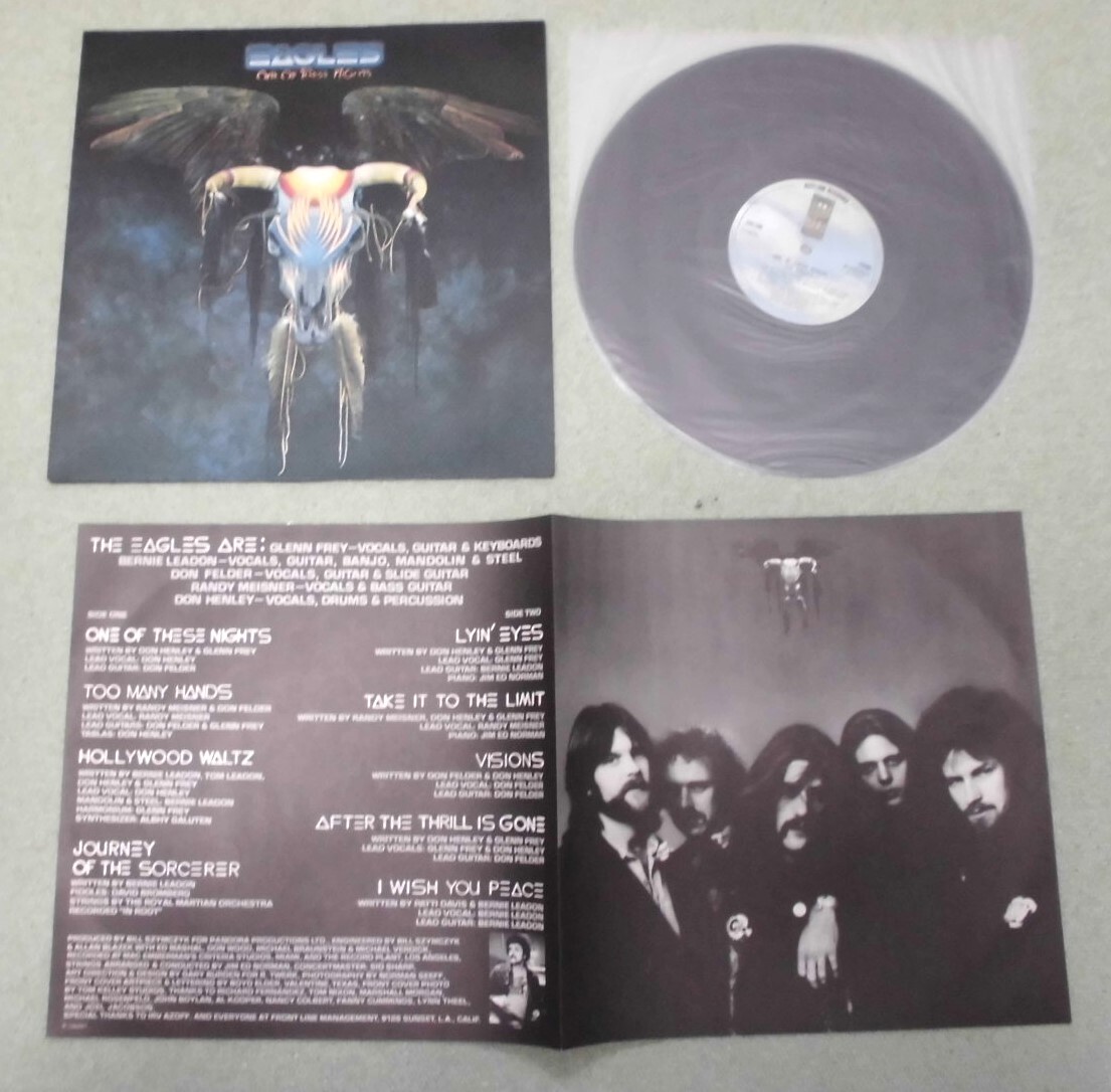 058 1975年 LPレコード EAGLES/イーグルス ONE OF THESE NIGHTS/呪われた夜 P-10033Y 盤美品_画像1