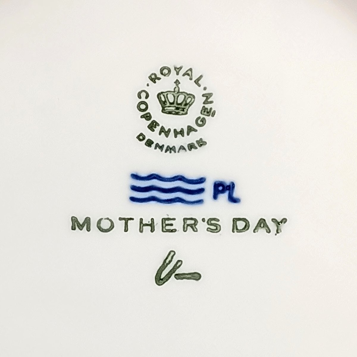 ROYALCOPENHAGEN ロイヤルコペンハーゲン　母の日 イヤープレート MORS DAG 1977 Mothers day 皿 インテリア小物 置物 北欧 fe ABP_画像5