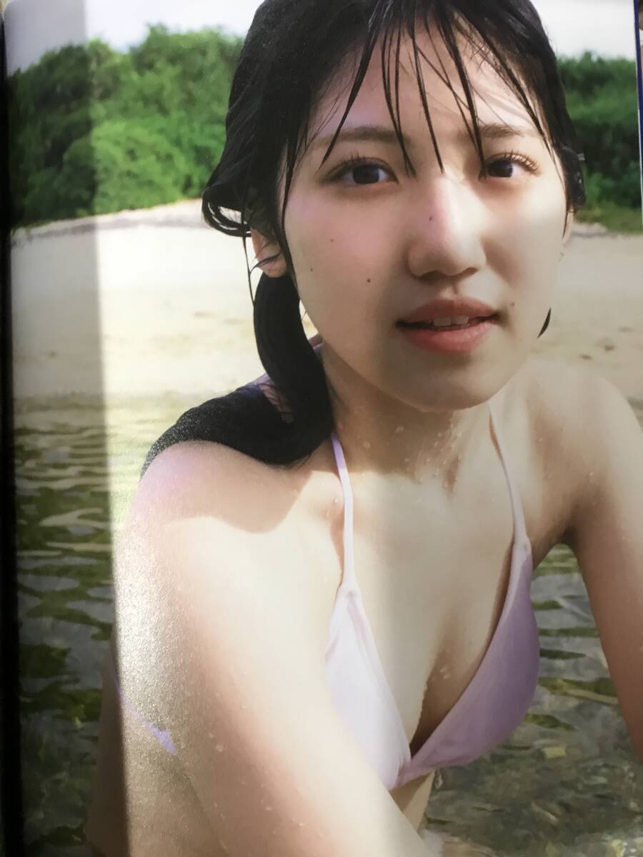 AKB48 村山彩希　1st写真集 普通が好き 初版　帯付き　限定ポストカード付き_画像3