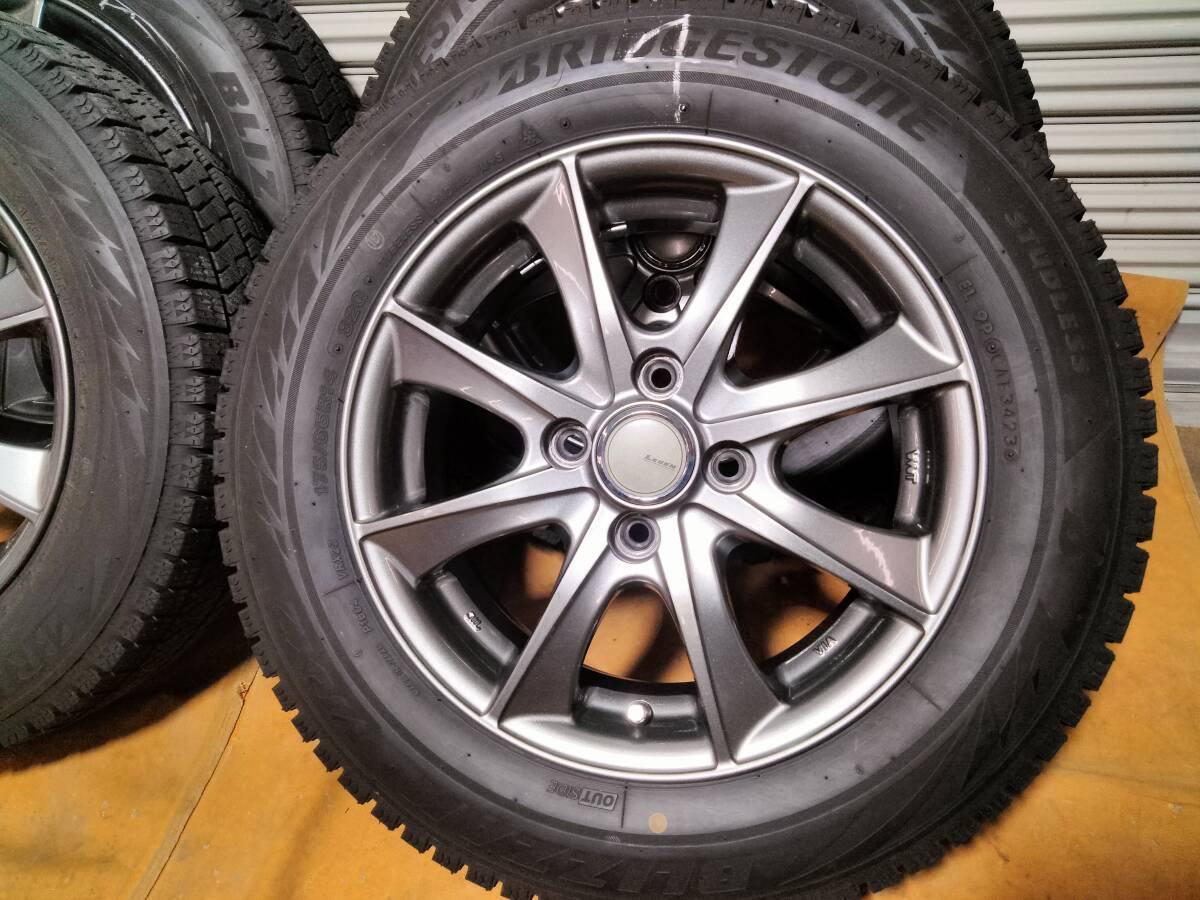 新品同 175/65R14 ブリヂストン VRX2 スタッドレス 2023年製 4本 パッソ ファンカーゴ ラウム ヴィッツ シビック フィット キューブ ノート_画像7