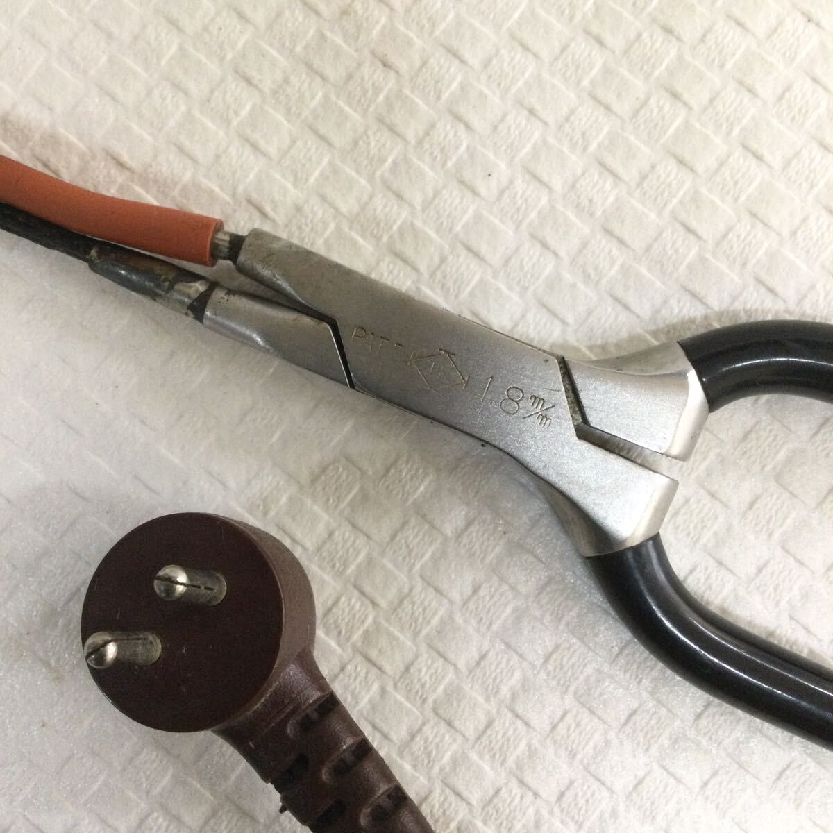 983◎ 2穴式 トランス 1.8mm コード脱着式 ニチリ シルバーヘアアイロン SILVER HAIR IRON 動作品 床屋 理容 の画像2