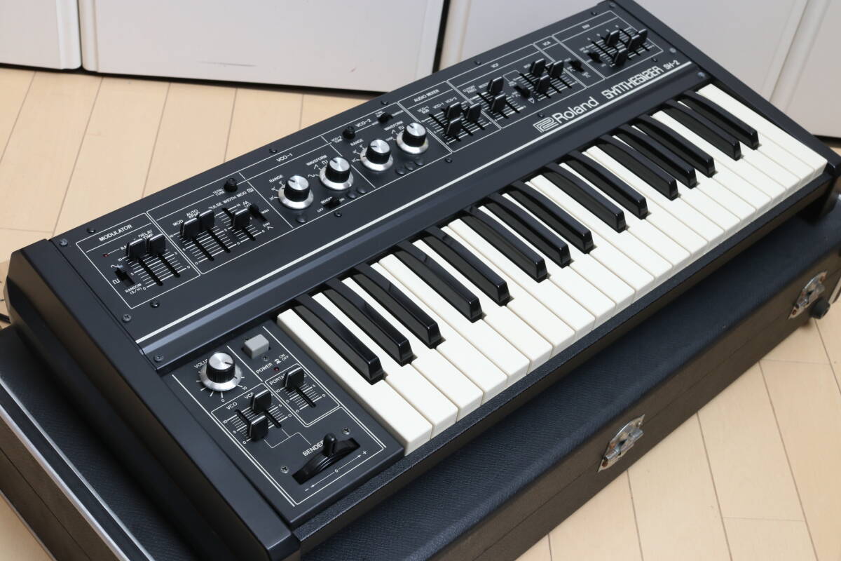 Roland ローランド SH-2 アナログシンセサイザー 動作快調 外装美品 MINT condition 純正ハードケース付の画像1