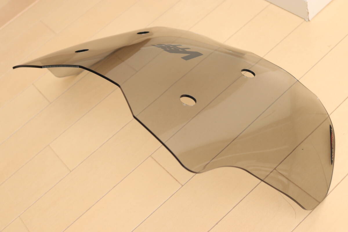 Moto Guzzi V85TT パワーブロンズ スポーツスクリーン セミスモーク 美品 深い傷などなし 夏に涼しいショートスクリーン_画像7