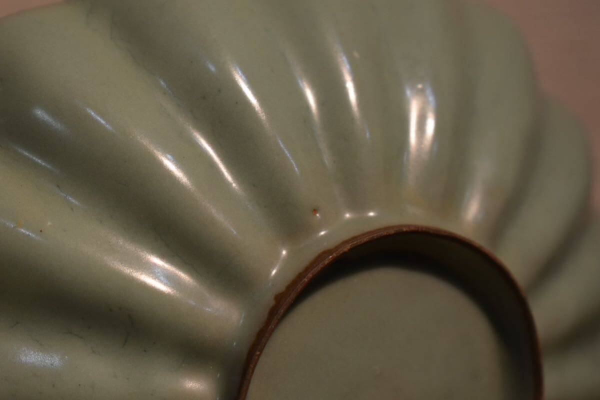 【GE】Y661【コレクター所蔵品】時代 青磁輪花皿 /中国古玩 中国美術 骨董品 時代品 美術品 古美術品の画像8