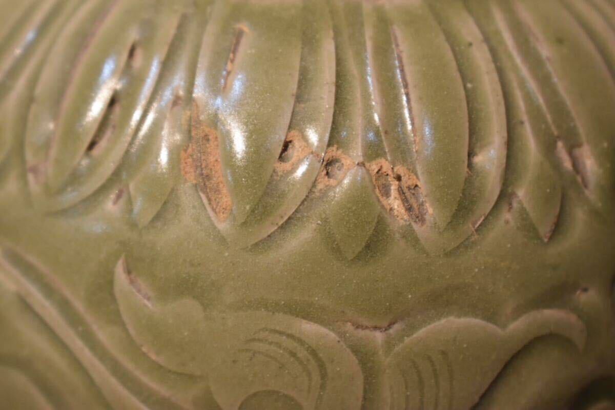 【GE】R396【コレクター所蔵品】時代 越州窯青磁刻花瓶 /中国古玩 朝鮮美術 花器 骨董品 時代品 美術品 古美術品 の画像8