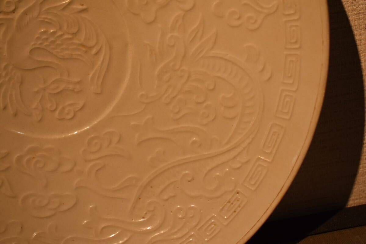 【GE】M385【コレクター所蔵品】時代 白磁刻皿 /中国古玩 中国美術 骨董品 時代品 美術品 古美術品の画像7