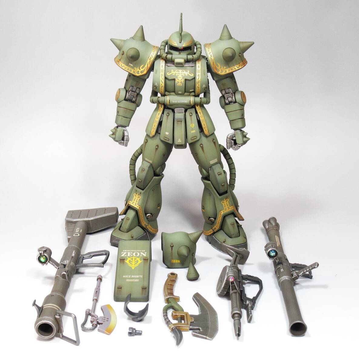 MG 1/100 MS-06F ドズル・ザビ中将専用 ザクⅡ 戦場風 改修塗装 MG 1/100 MS-06F ドズル・ザビ中将専用 ザクⅡ 戦場風 改修塗装