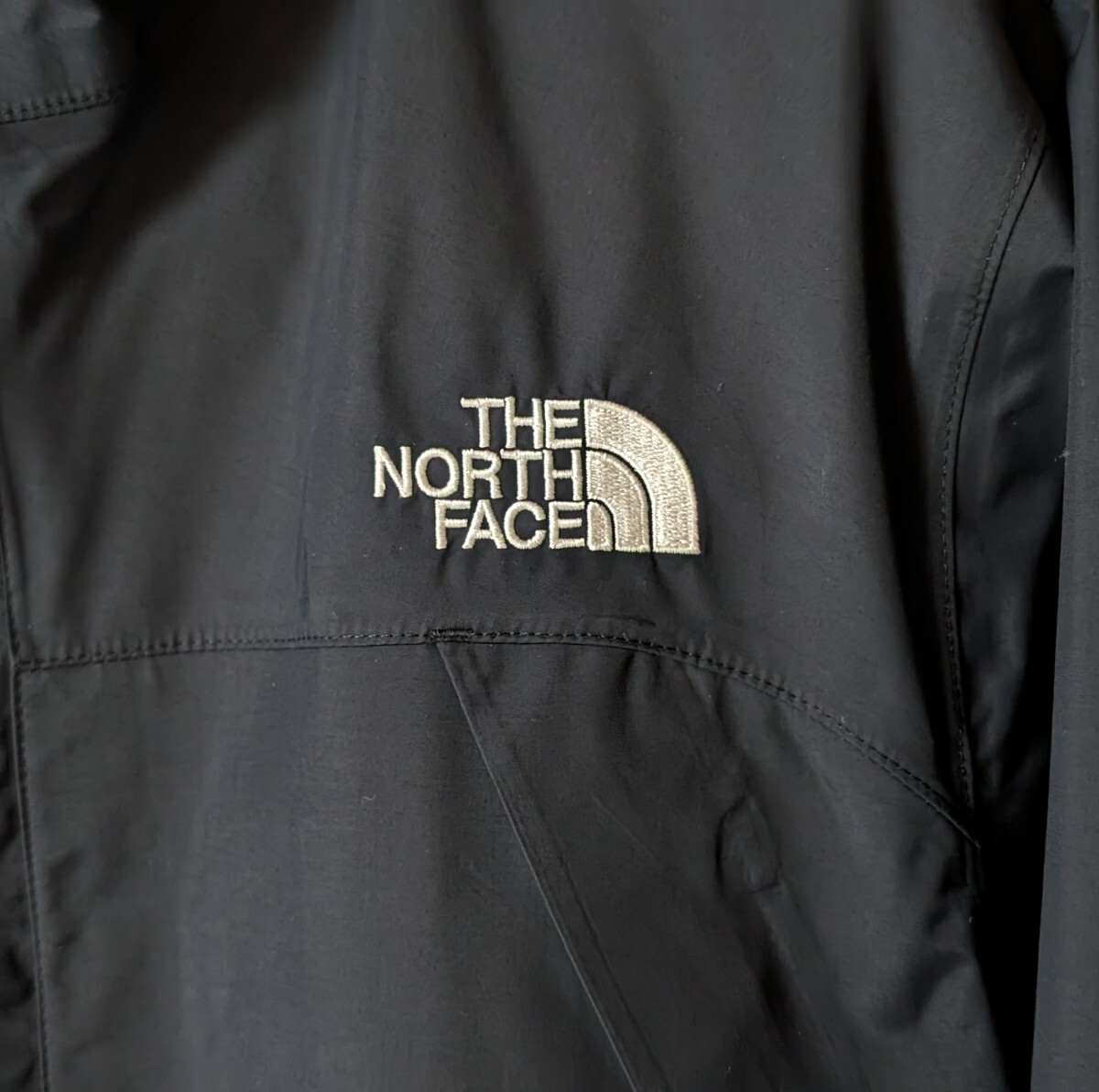 送料無料THE NORTH FACE美品ノースフェイス格安ジャケット黒ブラックNP61930Dot Shot Jacket/メンズLサイズ売切りマウンテンパーカーの画像2