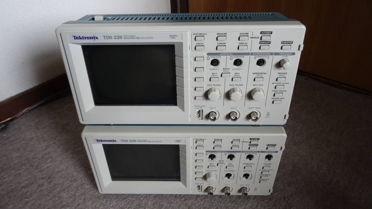 Tektronix/テクトロニクス デジタルオシロスコープ TDS220 100MHz 1GS/s 2台セット ジャンクの画像2