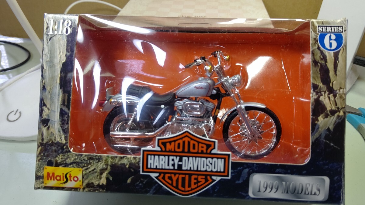 スケール 1/18 HARLEY-DAVIDSON ！ FXSTS Springer Softail ！ 世界の名バイク！の画像10