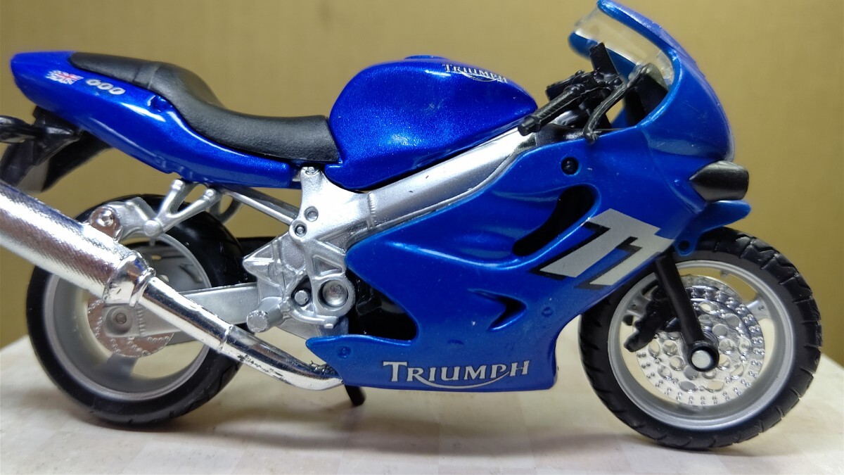 スケール 1/18 TRIUMPH TT 600 ！ 世界の名バイク！ 左ウインカー欠落。 Maistの画像8