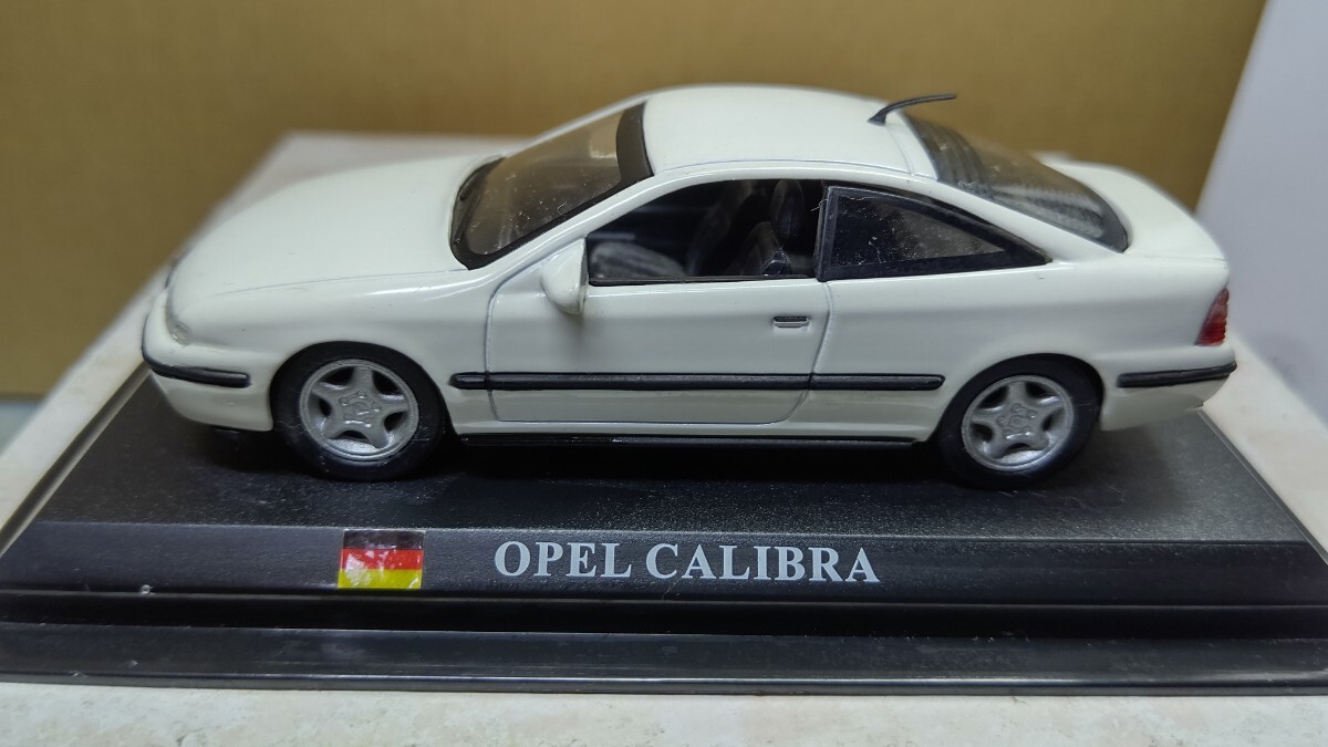スケール 1/43 OPEL CALIBRA ！ ドイツ 世界の名車コレクション！ デル プラド カーコレクション！_画像1