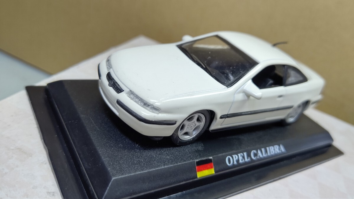 スケール 1/43 OPEL CALIBRA ！ ドイツ 世界の名車コレクション！ デル プラド カーコレクション！_画像2