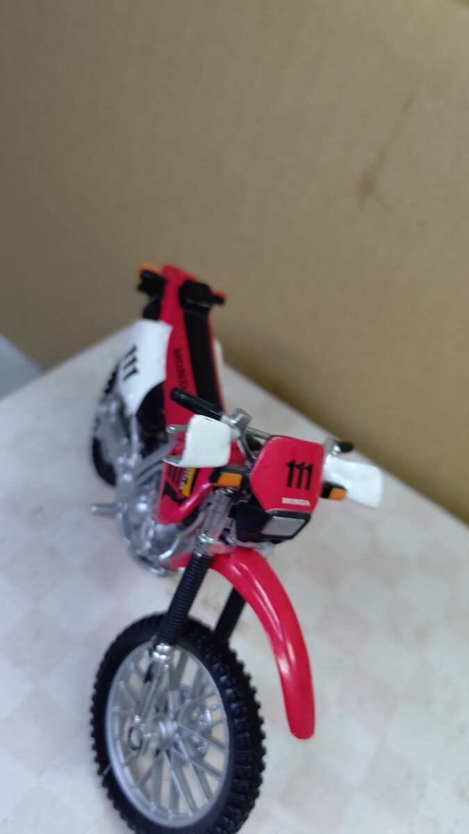 スケール 1/18 HONDA KR400R ！ 世界の名バイクコレクション！ Maist_画像9