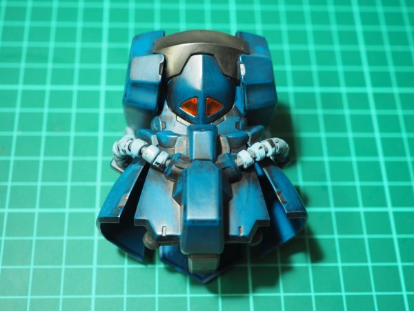 ☆DMS11☆ジャンク★バンダイ MG 1/100 グフカスタム 胴体＆ランドセル部のみ（汚し塗装あり） ジャンク部品取り 完成品_画像1