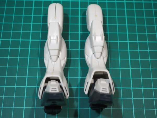 ☆FMF13☆ジャンク★バンダイ HG 1/100 ガンダムナタク (シェンロンガンダム) 脚部のみ ジャンク部品取り 完成品_画像1