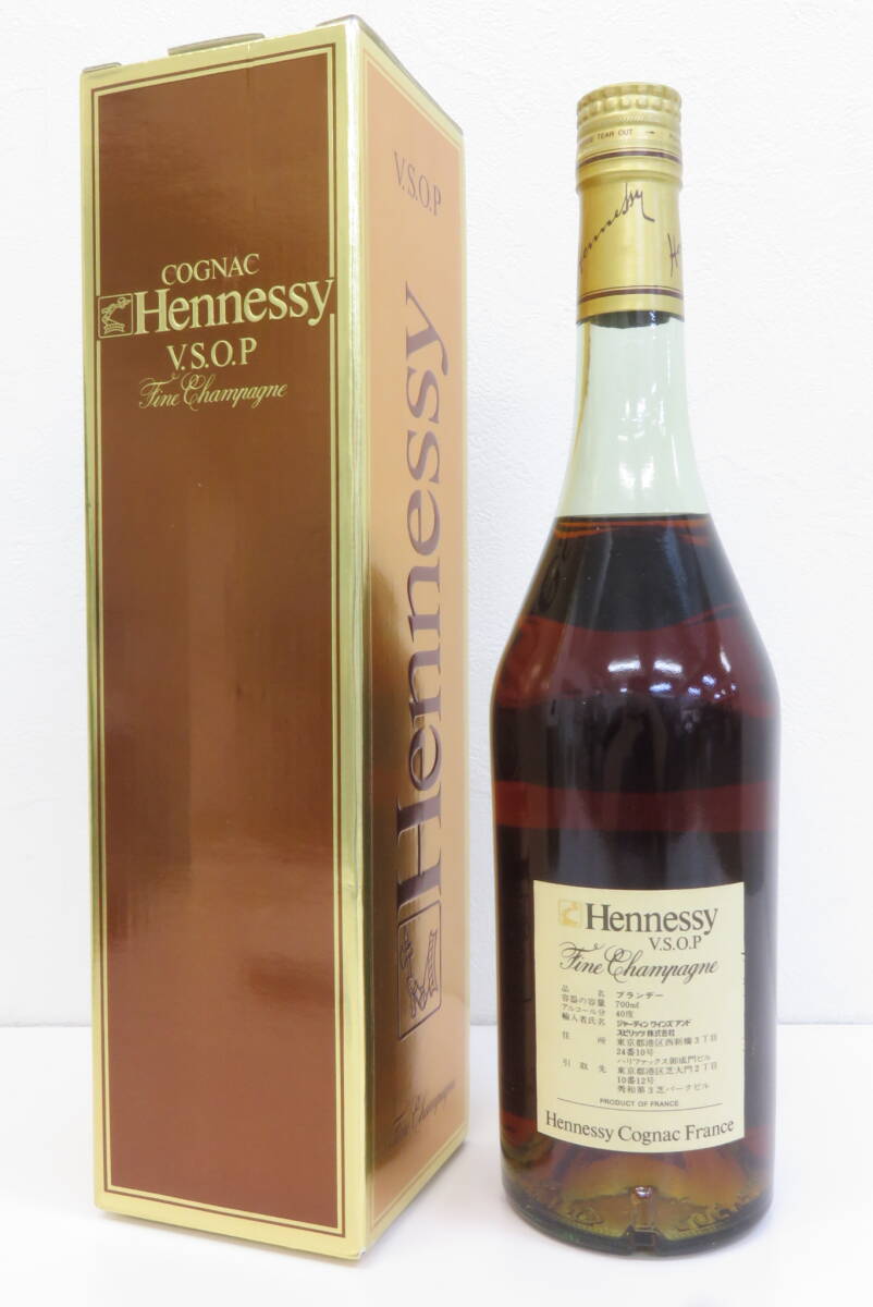 2052 上604-294 お酒 Hennessy V.S.O.P ヘネシー VSOP フィーヌ シャンパ―ニュ コニャック 700ml 40% 未開栓 古酒 60の画像2