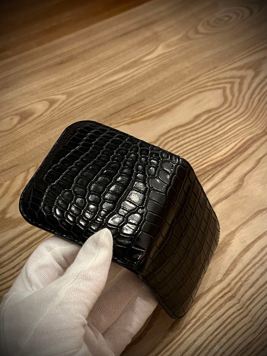7SENSE クロコダイル・ポロサス・コンパクト二折財布/ブラック