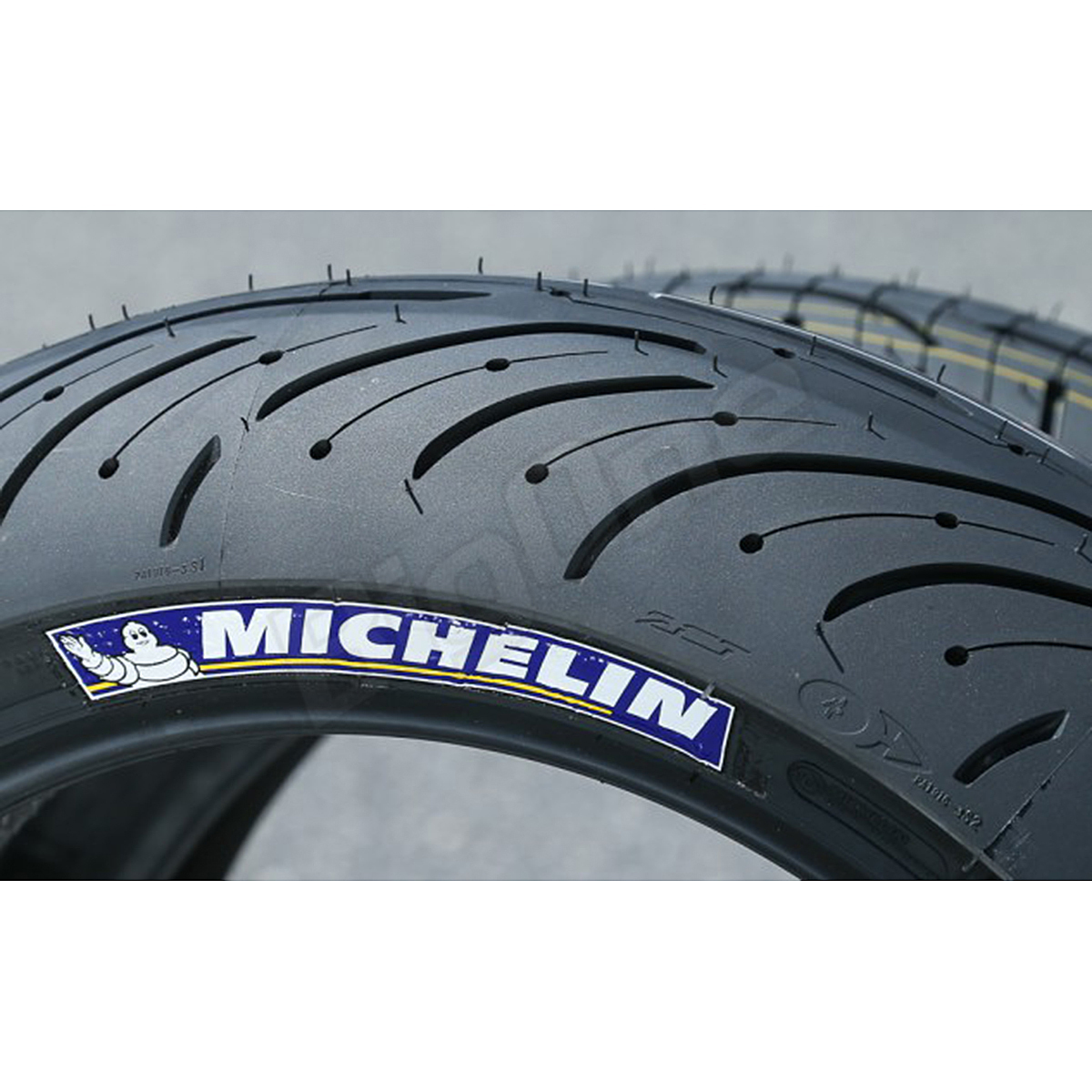 MICHELIN Pilot Road4 1400GTR Z1000 ZX-10R Z750 ER-6n Ninja650 モンスター 1200 999 998 120/70ZR17 M/C 58W TL フロント タイヤ 前輪_画像4