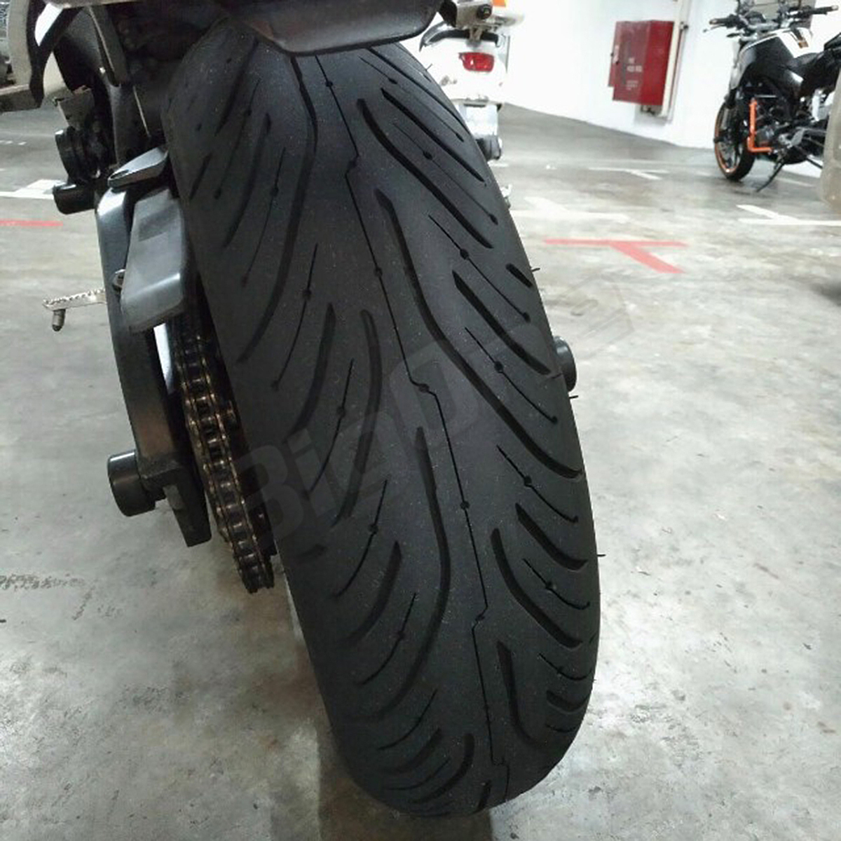 MICHELIN Pilot Road4 BIMOTA DB-4IE DB5MILLE DB5 1100 DB5 1100S SB-8R SB-8RSP TESI 3D NORMALE 180/55ZR17 M/C 73W TLリア リヤ タイヤ_画像8