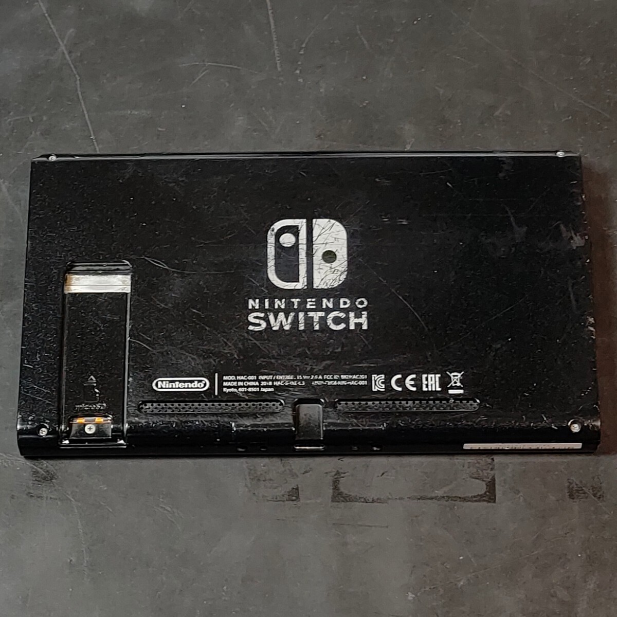 ジャンク品 任天堂 ニンテンドースイッチ Nintendo Switch HAC-001 旧型 充電不可_画像2