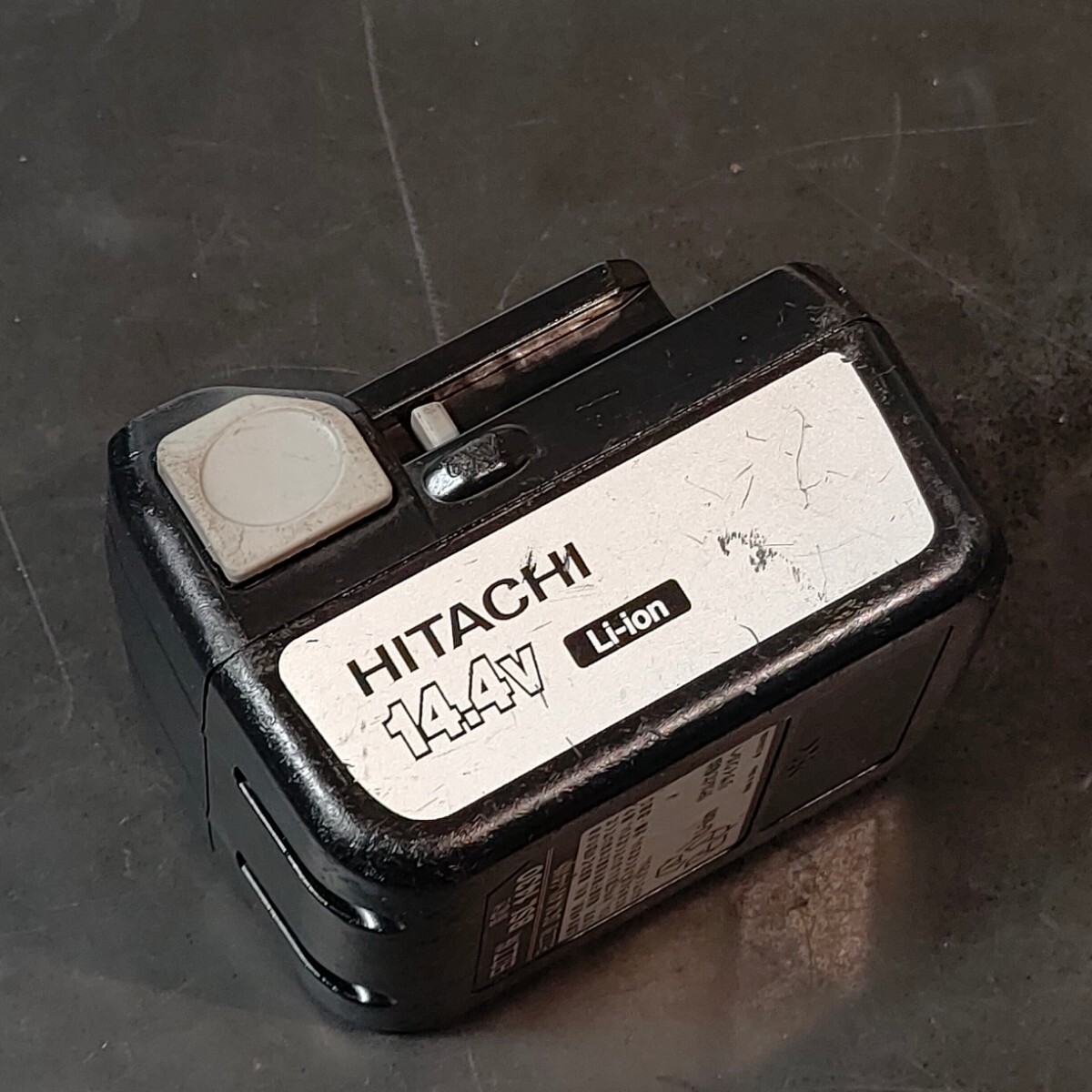中古品 日立工機 HITACHI 純正品 14.4V 3.0Ah リチウムイオン蓄電池 BSL1430 フル充電確認済 充電池 バッテリ ハイコーキ HiKOKI ①_画像1