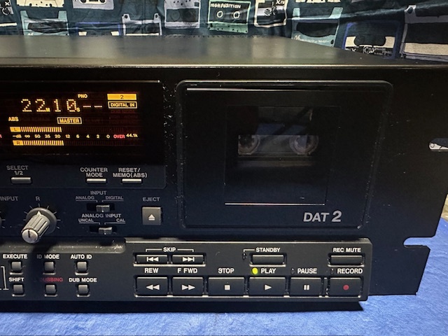 TASCAM 高機能プロ業務用ダブルDATデッキ　DA-302 全自動デジタルコピー機能搭載　稼働品　　Owner's Manual付属 Special 5_画像3