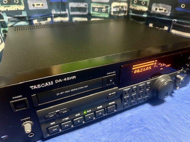 TASCAM プロ業務用DATデッキ　DA-45HR 24bit High Resolution + 電源ケーブル　おまけ　Owner's Manualと Service Manual Special5_画像2