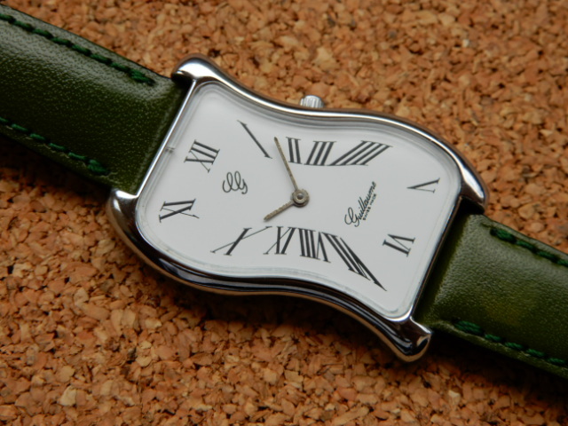 GUILLAUME SWISS スイス製 クオーツ 腕時計 デザインウォッチ 変形ケース ギヨーム USEDの画像3