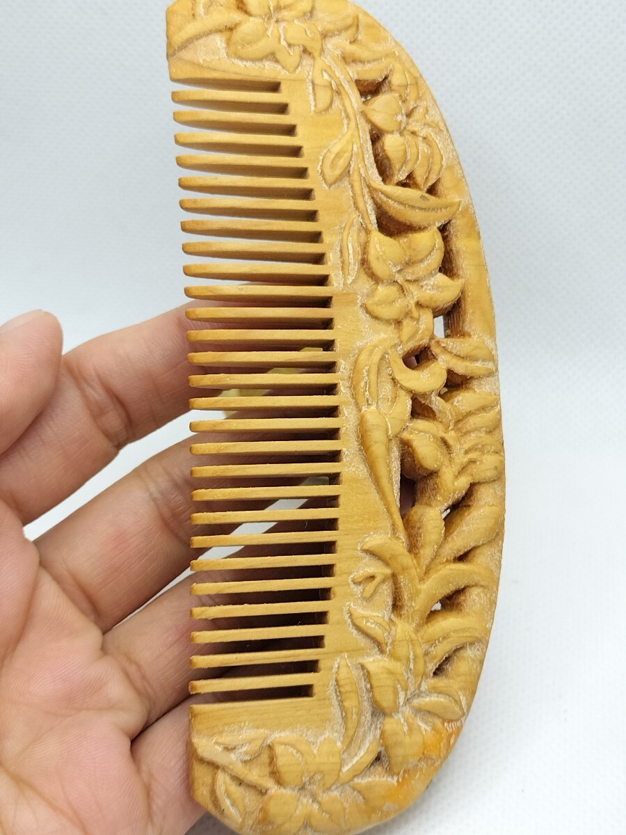  natural tree made . comb flower sculpture . static electricity prevention fke prevention hair restoration hair brush 