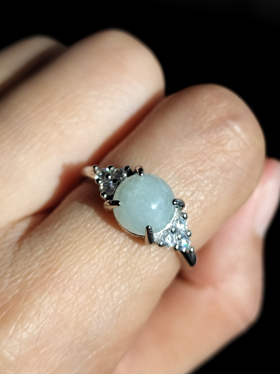 翡翠（A）　ミャンマー産　天然石　可愛い小粒石　リング　指輪　フリサイズ_画像1